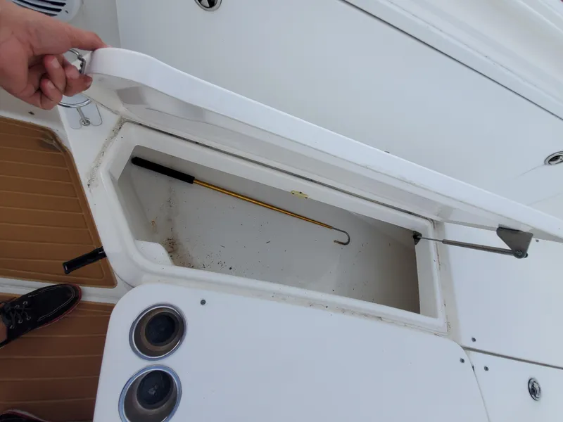 Slide: The Image of Everglades 350 Center Console 2008 - 80