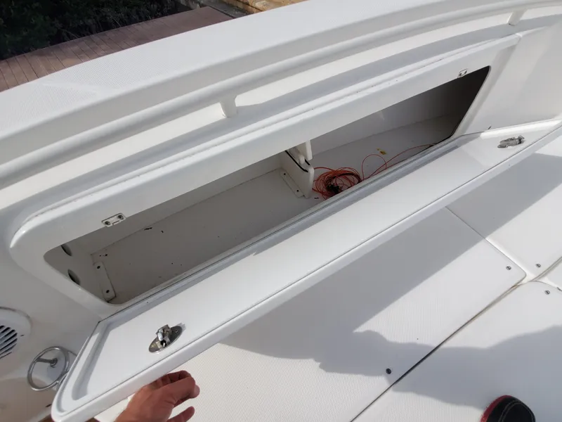 Slide: The Image of Everglades 350 Center Console 2008 - 84