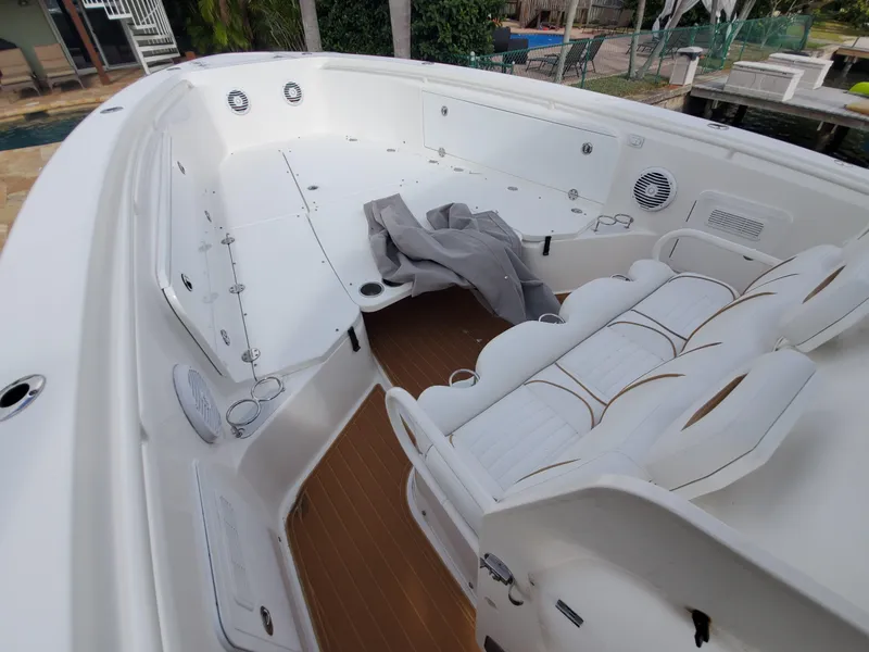 Slide: The Image of Everglades 350 Center Console 2008 - 85