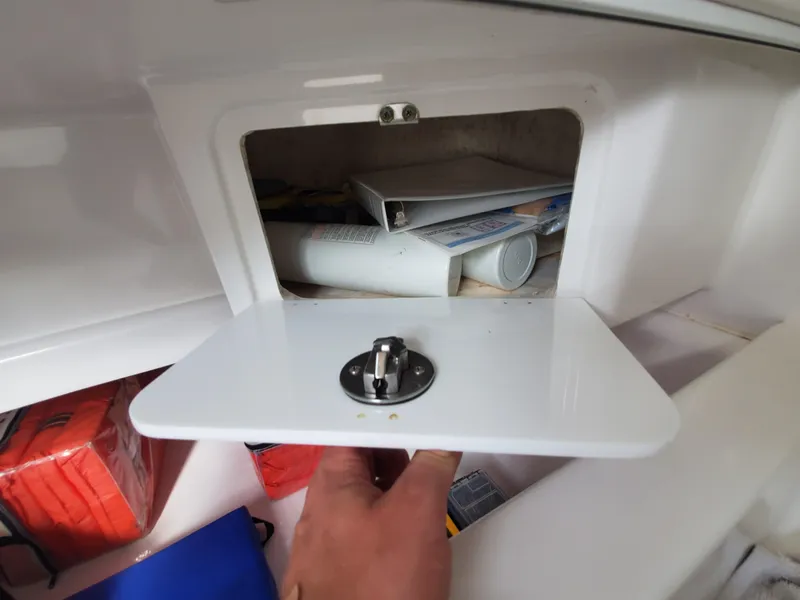 Slide: The Image of Everglades 350 Center Console 2008 - 86