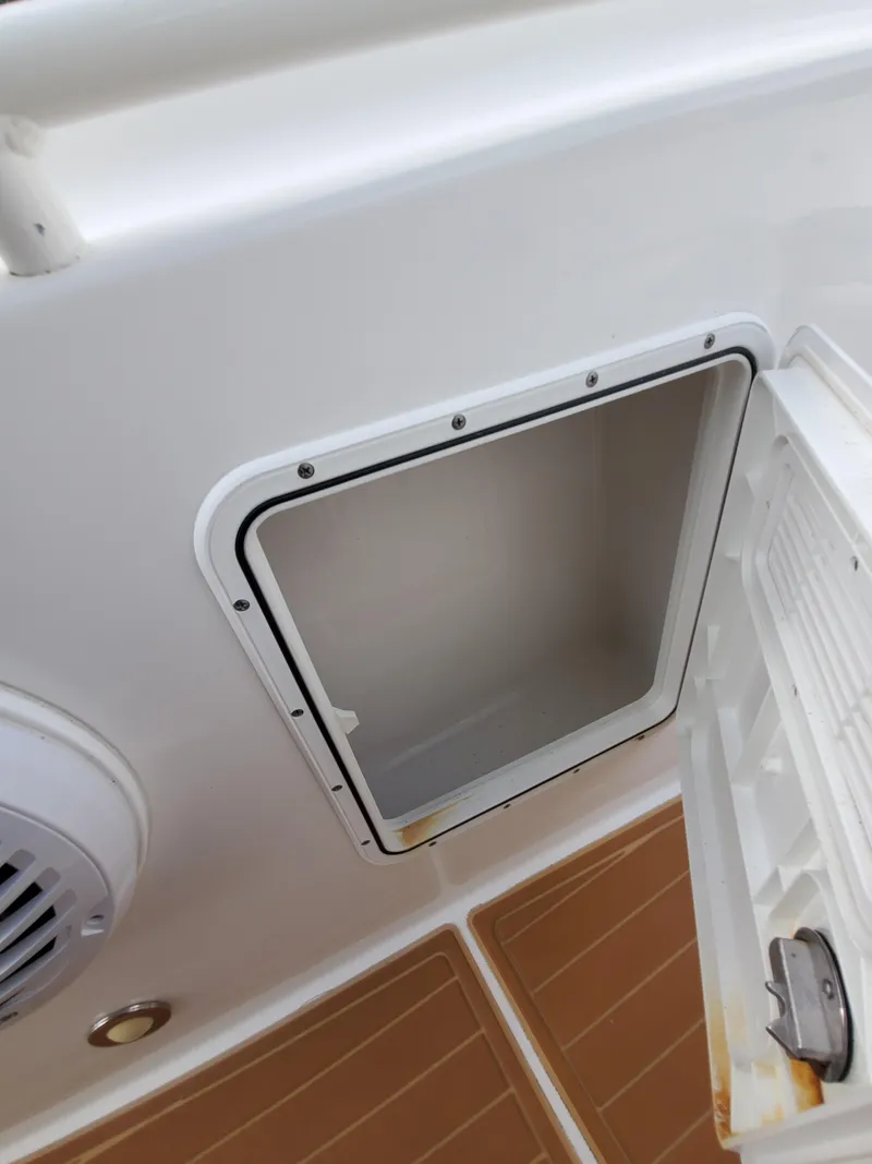 Slide: The Image of Everglades 350 Center Console 2008 - 94