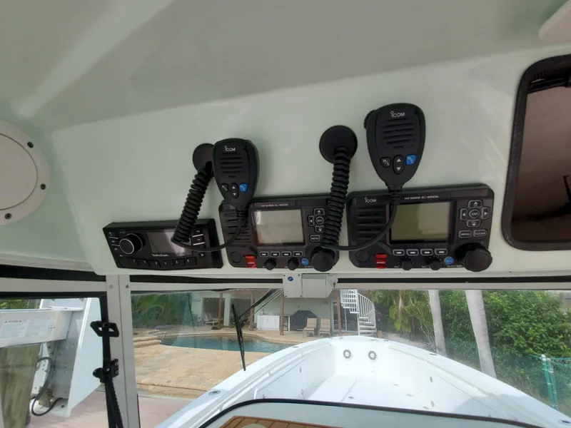 Slide: The Image of Everglades 350 Center Console 2008 - 97