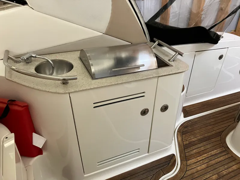 Slide: The Image of Sea Ray 370 SUNDANCER 2011 - 17
