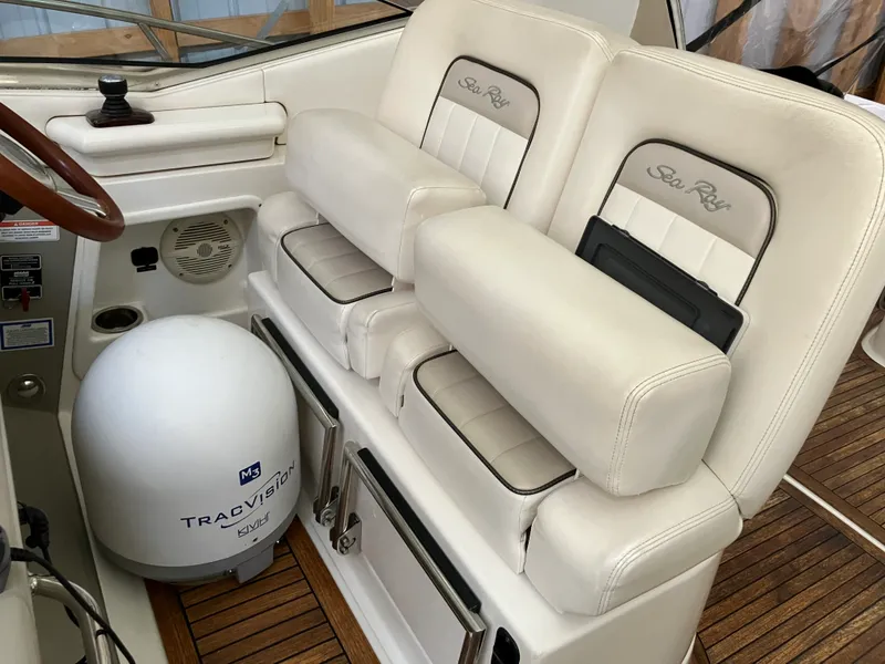Slide: The Image of Sea Ray 370 SUNDANCER 2011 - 18