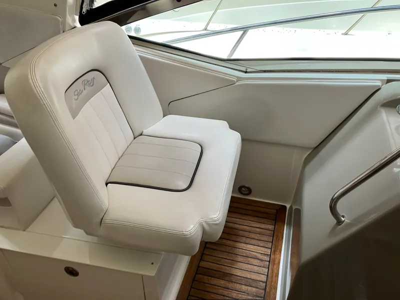 Slide: The Image of Sea Ray 370 SUNDANCER 2011 - 19