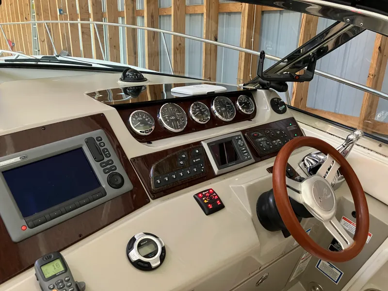 Slide: The Image of Sea Ray 370 SUNDANCER 2011 - 27