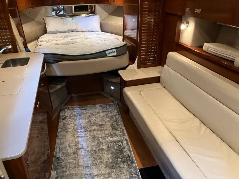 Slide: The Image of Sea Ray 370 SUNDANCER 2011 - 28