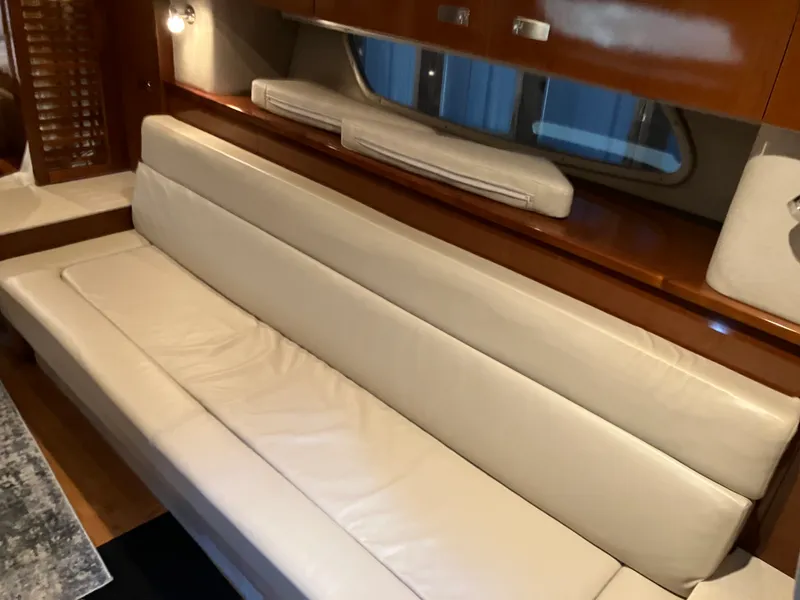 Slide: The Image of Sea Ray 370 SUNDANCER 2011 - 29