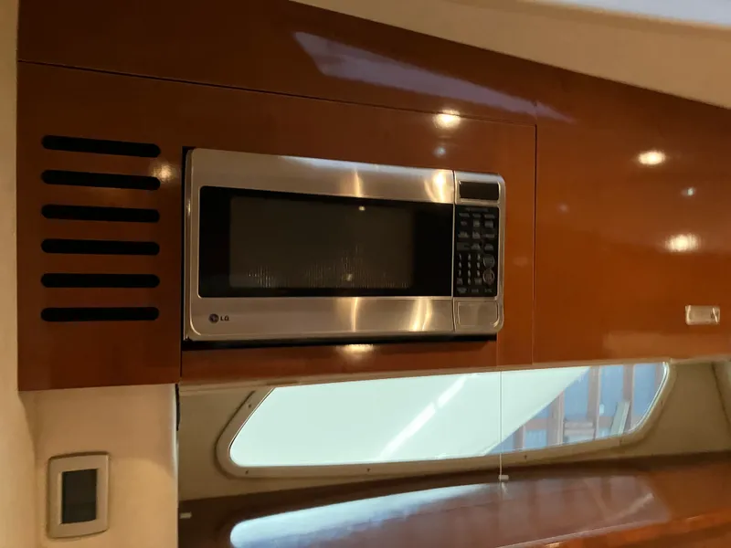 Slide: The Image of Sea Ray 370 SUNDANCER 2011 - 30
