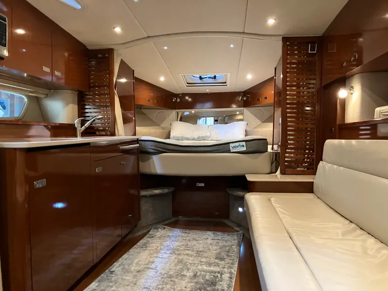 Slide: The Image of Sea Ray 370 SUNDANCER 2011 - 33