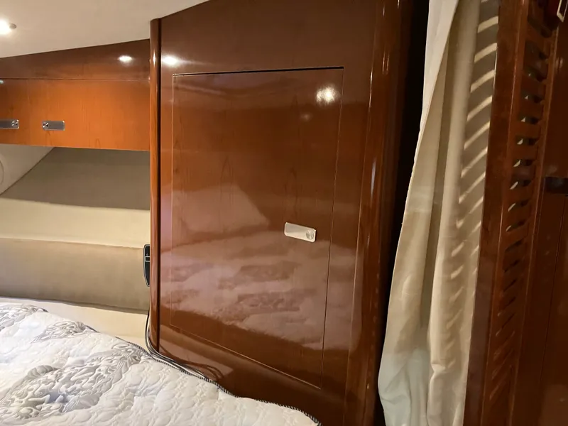 Slide: The Image of Sea Ray 370 SUNDANCER 2011 - 39