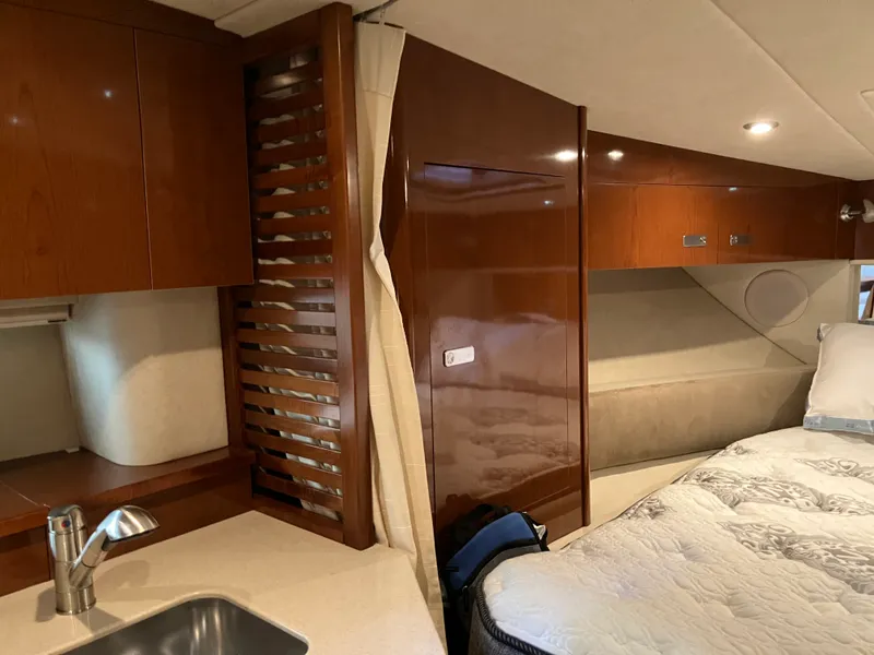 Slide: The Image of Sea Ray 370 SUNDANCER 2011 - 40
