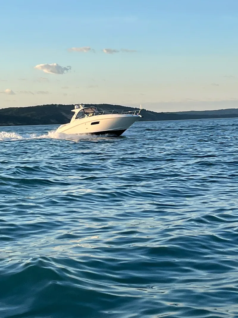 Slide: The Image of Sea Ray 370 SUNDANCER 2011 - 45