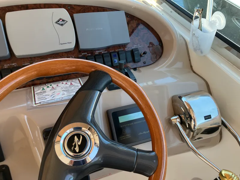 Slide: The Image of Sea Ray 380 Sundancer 2004 - 10