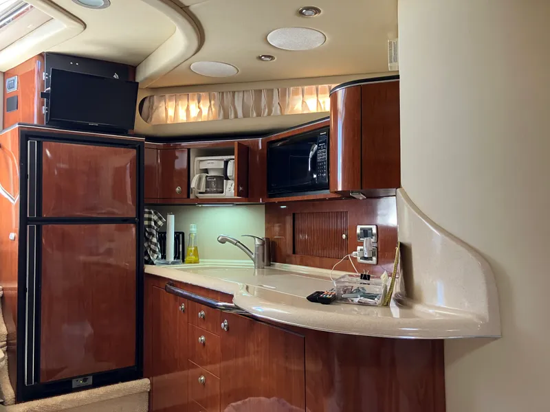 Slide: The Image of Sea Ray 380 Sundancer 2004 - 15