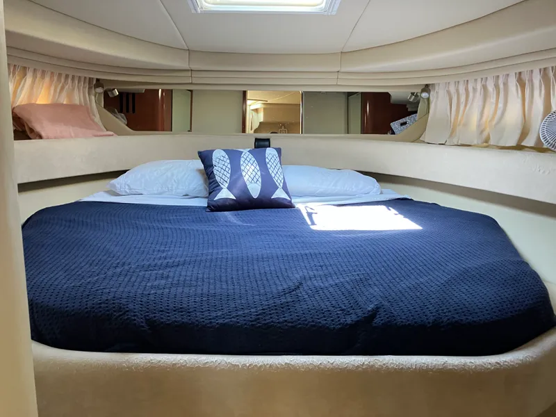 Slide: The Image of Sea Ray 380 Sundancer 2004 - 17