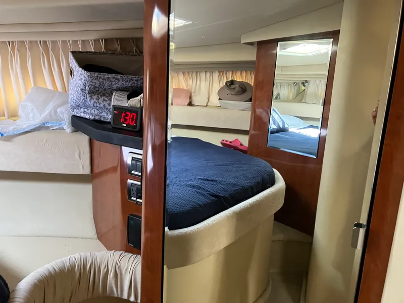 Slide: The Image of Sea Ray 380 Sundancer 2004 - 18