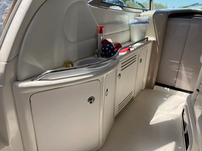 Slide: The Image of Sea Ray 380 Sundancer 2004 - 4