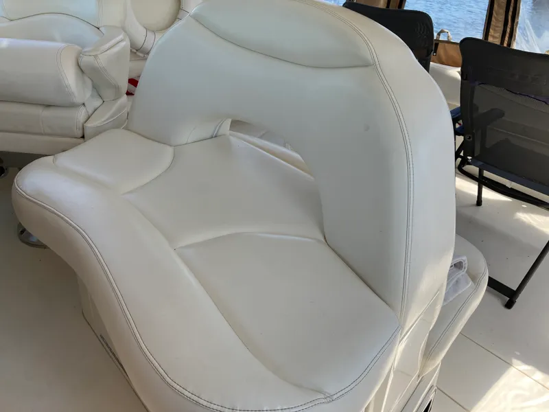 Slide: The Image of Sea Ray 380 Sundancer 2004 - 6