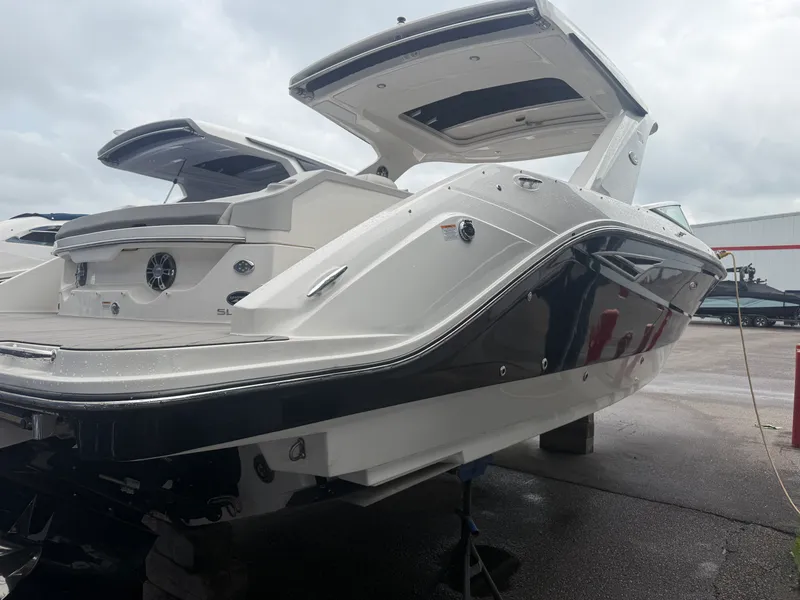Slide: The Image of Sea Ray 310 SLX 2022 - 1