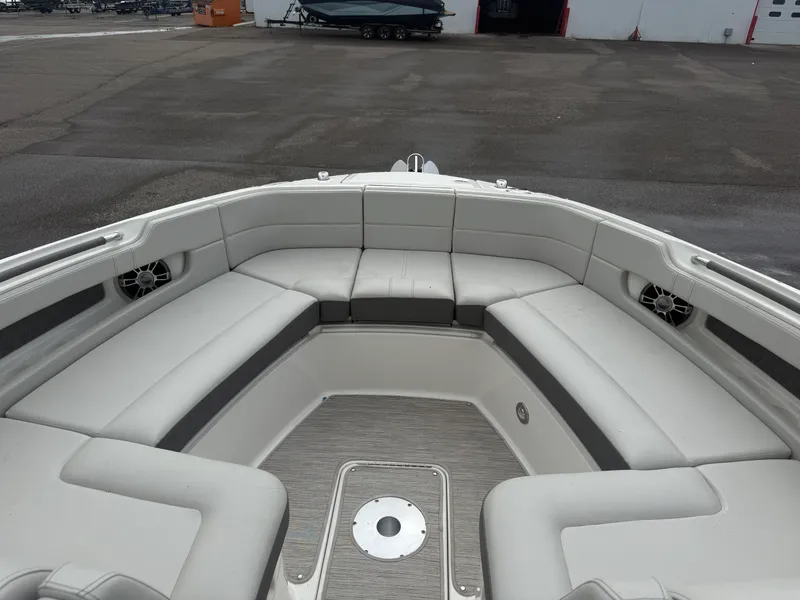 Slide: The Image of Sea Ray 310 SLX 2022 - 12