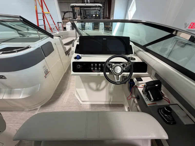 Slide: The Image of Sea Ray 310 SLX 2022 - 13