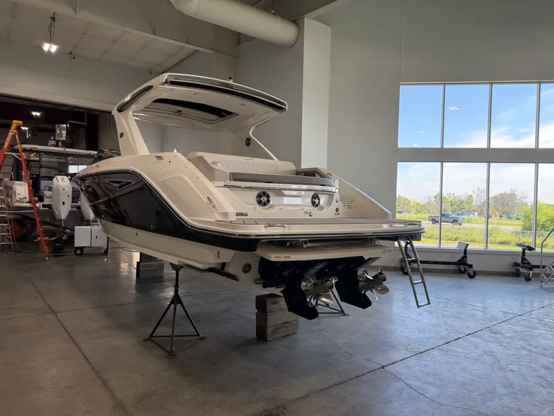 Slide: The Image of Sea Ray 310 SLX 2022 - 2