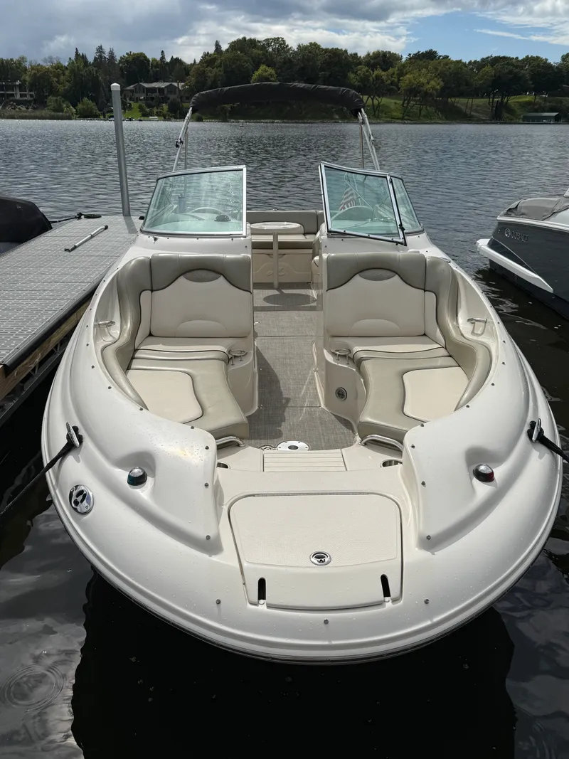 Slide: The Image of Sea Ray 270 SUNDECK 2005 - 2