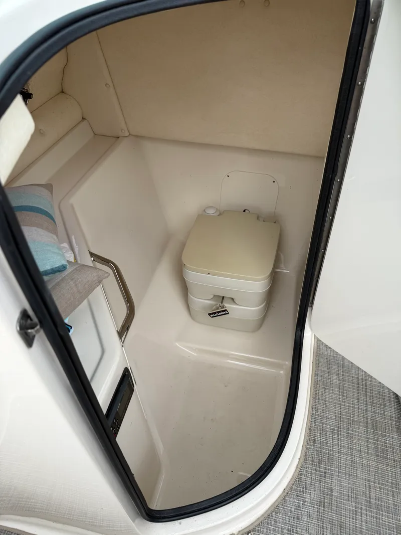 Slide: The Image of Sea Ray 270 SUNDECK 2005 - 8
