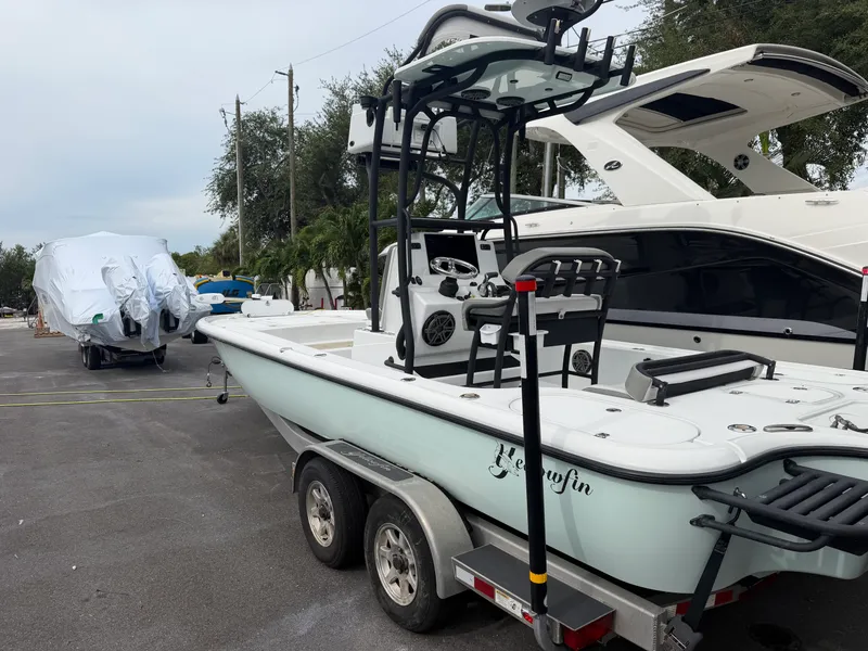 Slide: The Image of Yellowfin 24CE 2019 - 3