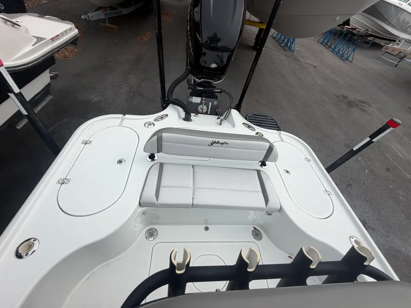 Slide: The Image of Yellowfin 24CE 2019 - 6