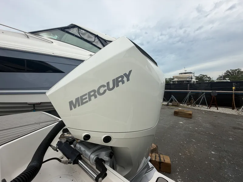 Slide: The Image of Sea Ray 230 SPX OB 2023 - 8