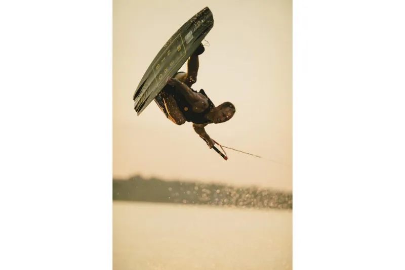 Slide: The Image of Mastercraft XT25 2022 - 11