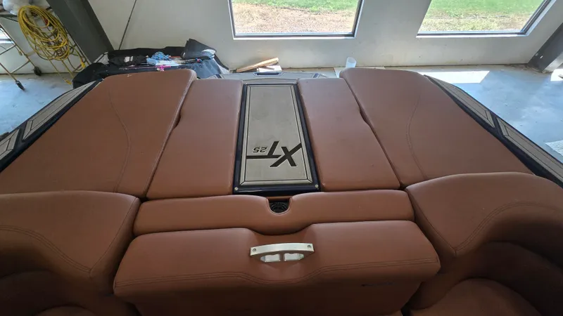 Slide: The Image of Mastercraft XT25 2022 - 14