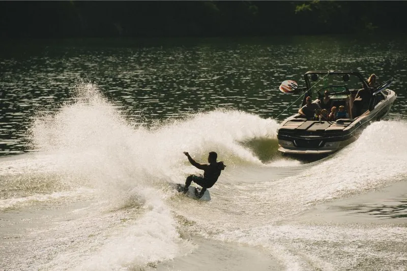 Slide: The Image of Mastercraft XT25 2022 - 7