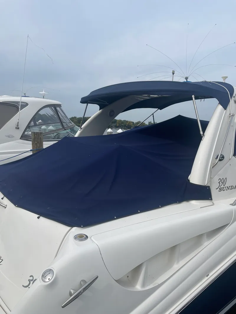 Slide: The Image of Sea Ray 390 DA 2005 - 3