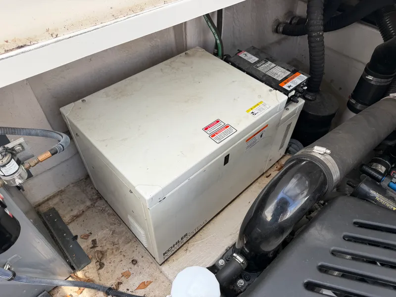 Slide: The Image of Sea Ray 390 DA 2005 - 53