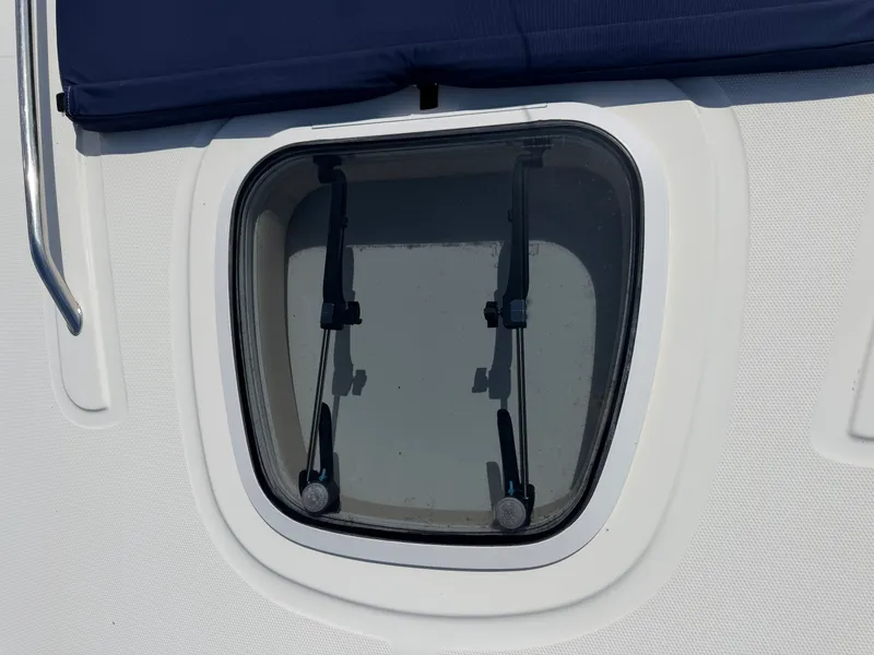 Slide: The Image of Sea Ray 390 DA 2005 - 26