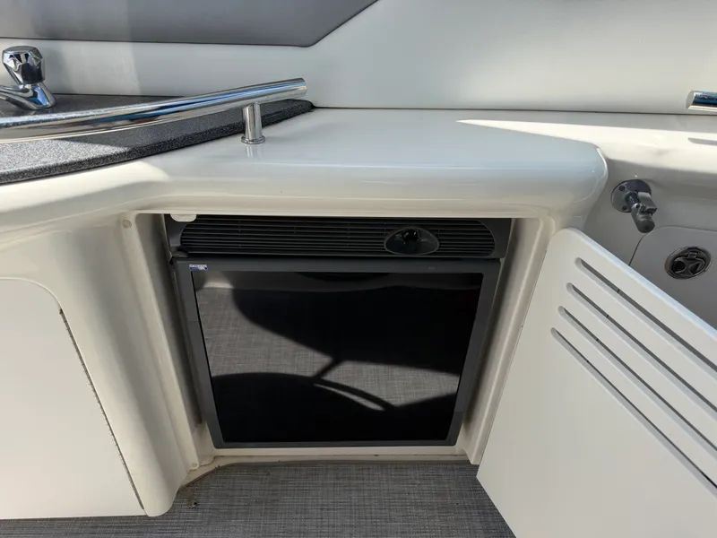 Slide: The Image of Sea Ray 390 DA 2005 - 45