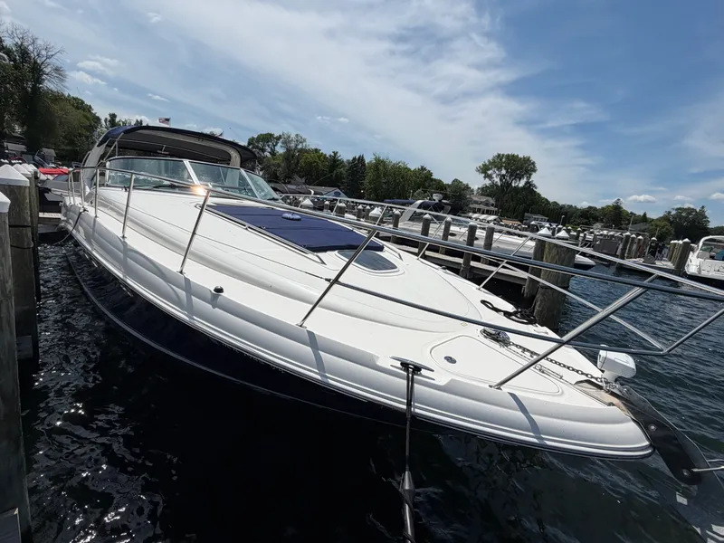 Slide: The Image of Sea Ray 390 DA 2005 - 1