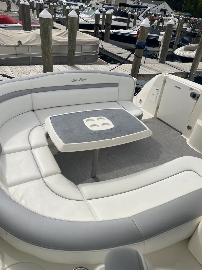 Slide: The Image of Sea Ray 390 DA 2005 - 7