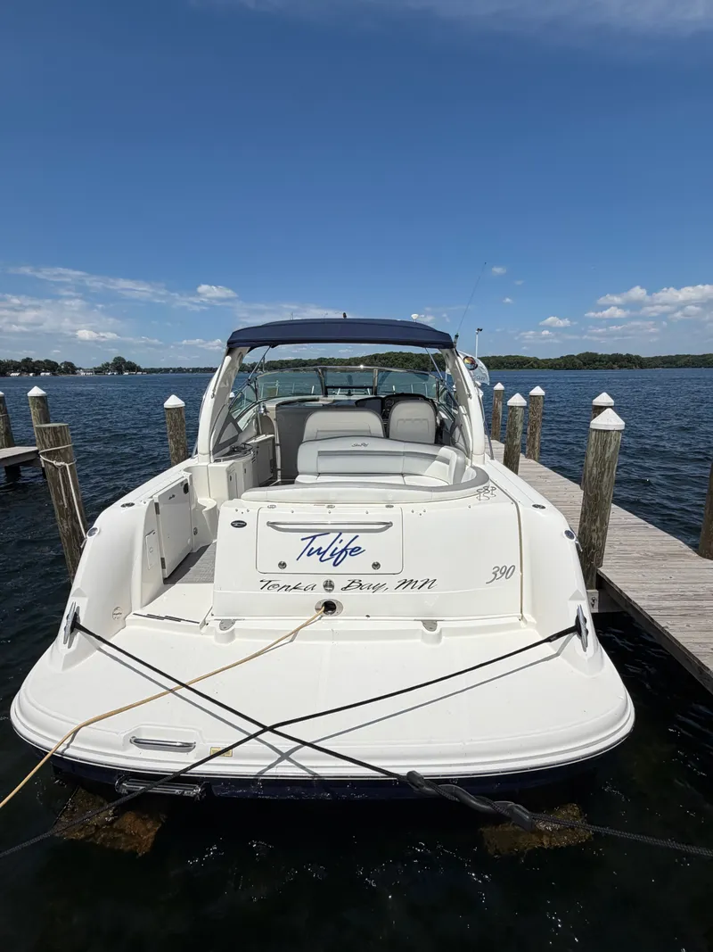 Slide: The Image of Sea Ray 390 DA 2005 - 4