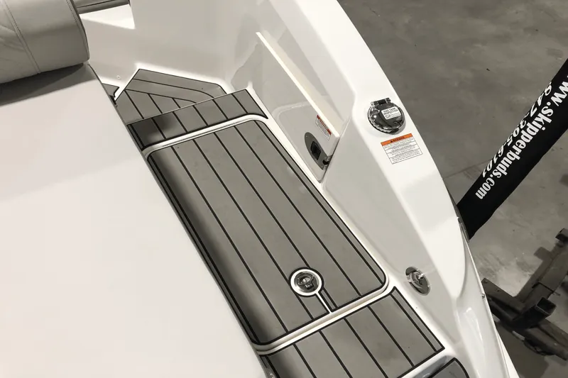 Slide: The Image of Sea Ray SDX 270 Outboard 2025 - 14