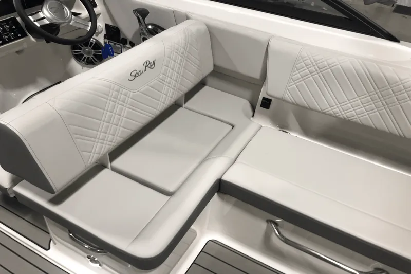 Slide: The Image of Sea Ray SDX 270 Outboard 2025 - 21