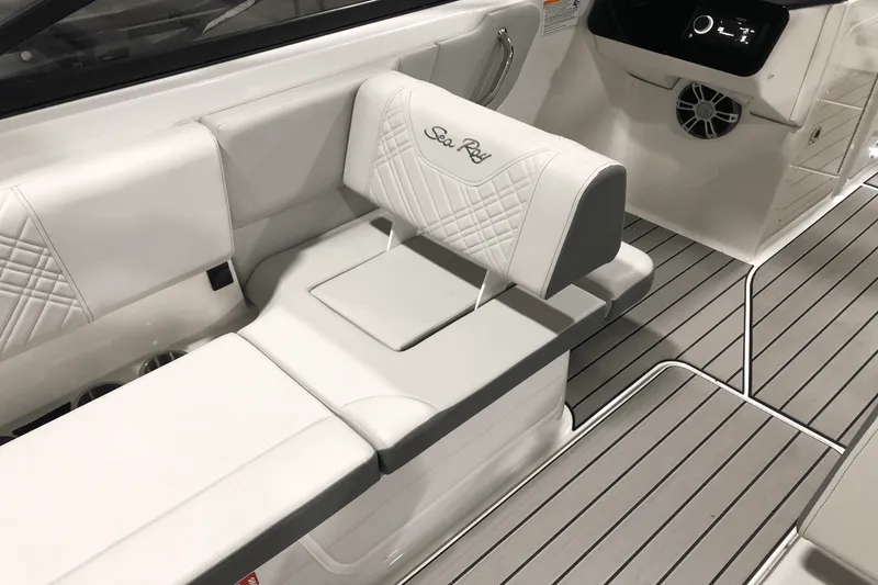 Slide: The Image of Sea Ray SDX 270 Outboard 2025 - 23