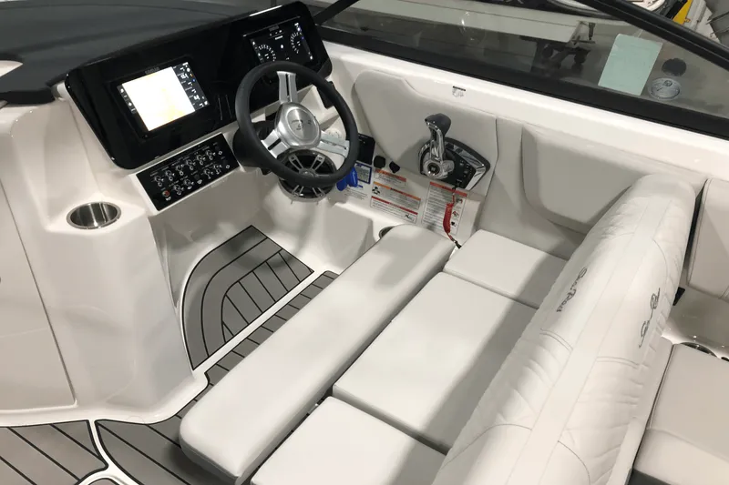 Slide: The Image of Sea Ray SDX 270 Outboard 2025 - 27