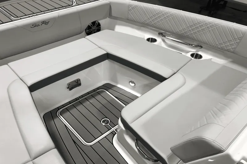 Slide: The Image of Sea Ray SDX 270 Outboard 2025 - 35