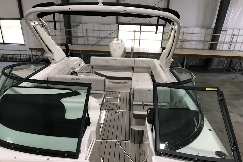 Slide: The Image of Sea Ray SDX 270 Outboard 2025 - 38