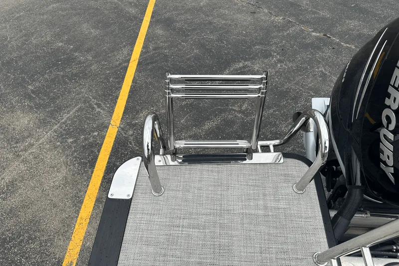 Slide: The Image of Harris GRAND MARINER 250 2021 - 22