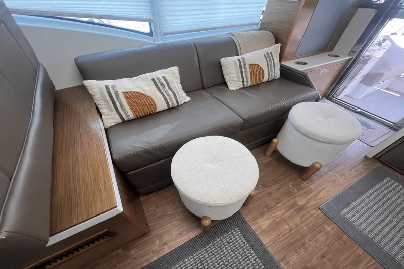 Slide: The Image of Cruisers Yachts 45 CANTIUS 2015 - 13